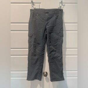 Kuhl Terrian Cargo Pants Adjustable Capri Dark Grey Mid Rise Womens 12 Short